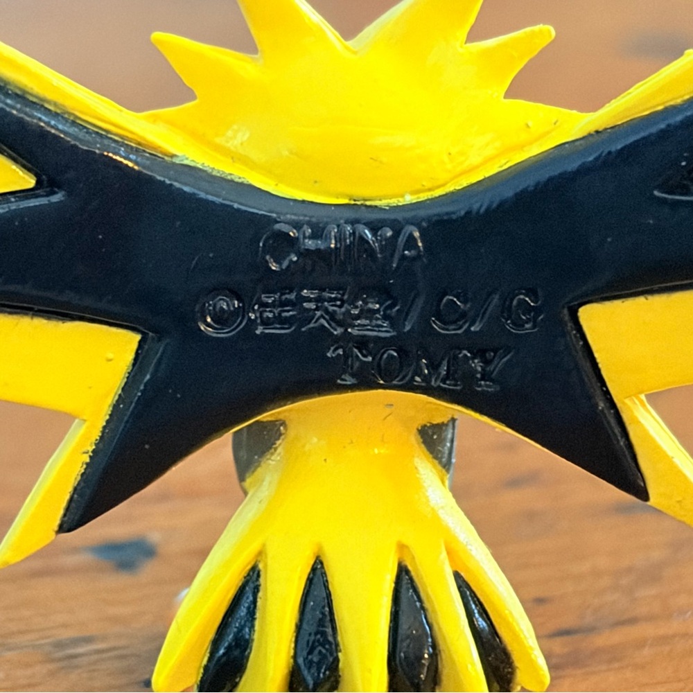 Pokemon Zapdos Original Tomy Figure 2" 1999 - Picture 3 of 7